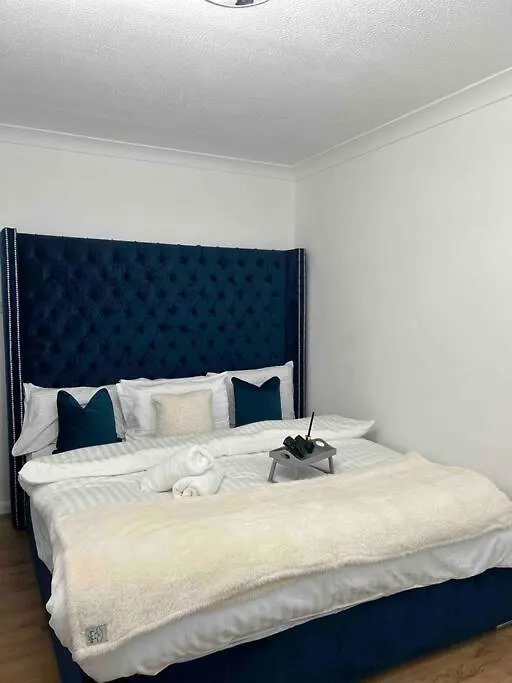 Luxury Superkingsize Bed In London Hotel United Kingdom
