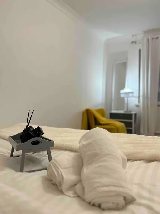 Luxury Superkingsize Bed In London酒店 伦敦
